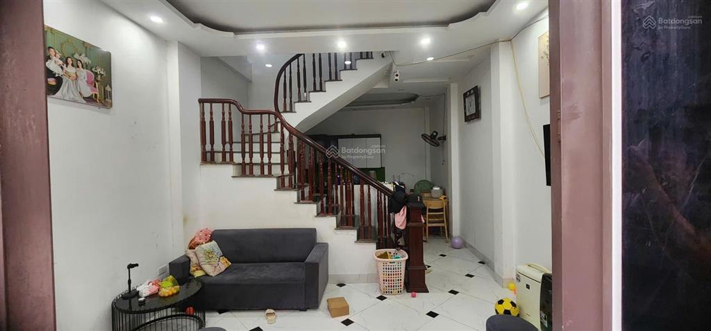 Bán nhà phượng đồng cách 300 m là cổng đh thể dục thể thao chương mỹ