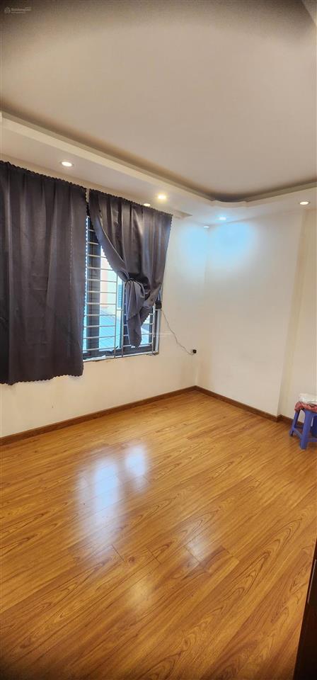 Bán nhà phượng đồng cách 300 m là cổng đh thể dục thể thao chương mỹ
