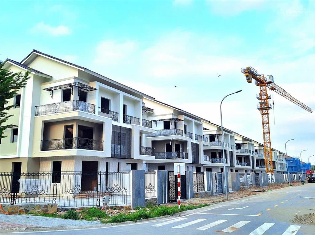 Bán bt centa riverside ở hữu nghị, 18,36 tỷ, 225m2 bao đẹp hot!
