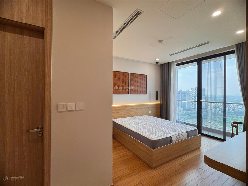 Cho thuê căn hộ tại the zeisố 8 lê đức thọ, full đồ nội thất cao cấp, view hồ cực đẹp, vào ở ngay