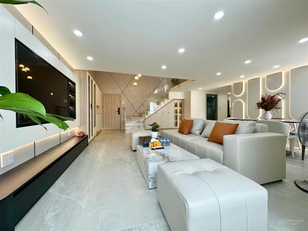 Cần bán duplex sky garden  pmh q7 nhà đẹp, mới 100%.  0917 300 *** em hằng