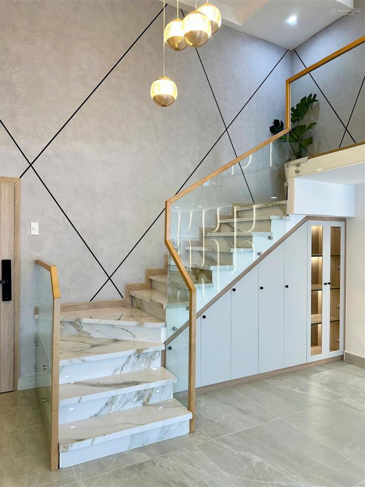 Cần bán duplex sky garden  pmh q7 nhà đẹp, mới 100%.  0917 300 *** em hằng
