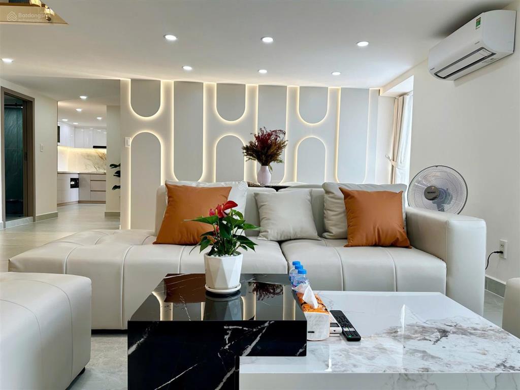 Cần bán duplex sky garden  pmh q7 nhà đẹp, mới 100%.  0917 300 *** em hằng