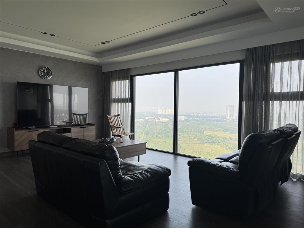 Bán căn hộ siêu hiếm 216m view 270 độ 4 phòng ngủ, sân vườn 30m thang máy riêng, aquabay, ecopark