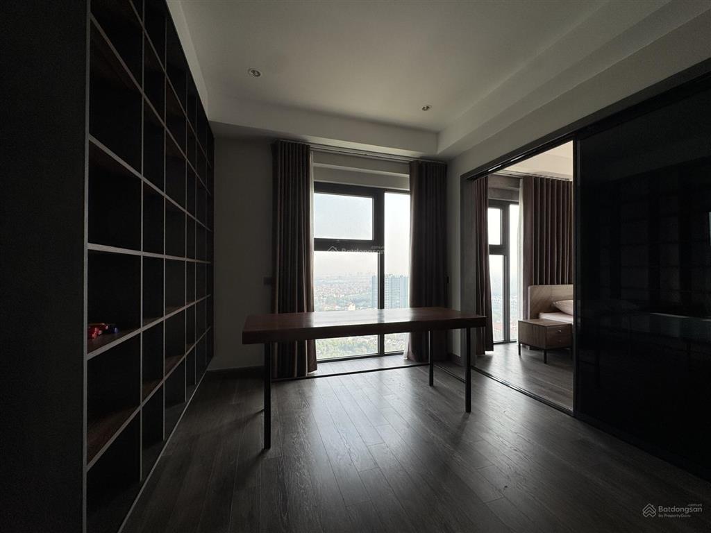 Bán căn hộ siêu hiếm 216m view 270 độ 4 phòng ngủ, sân vườn 30m thang máy riêng, aquabay, ecopark
