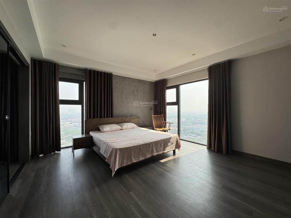 Bán căn hộ siêu hiếm 216m view 270 độ 4 phòng ngủ, sân vườn 30m thang máy riêng, aquabay, ecopark