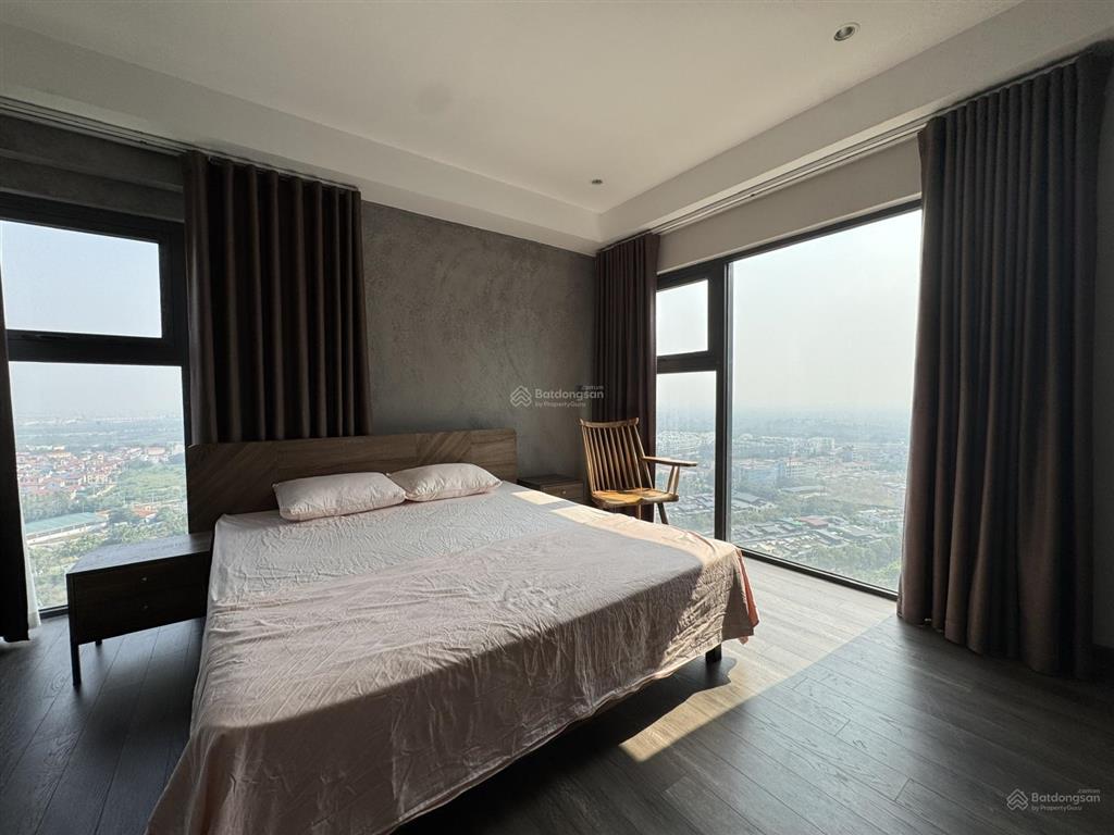 Bán căn hộ siêu hiếm 216m view 270 độ 4 phòng ngủ, sân vườn 30m thang máy riêng, aquabay, ecopark
