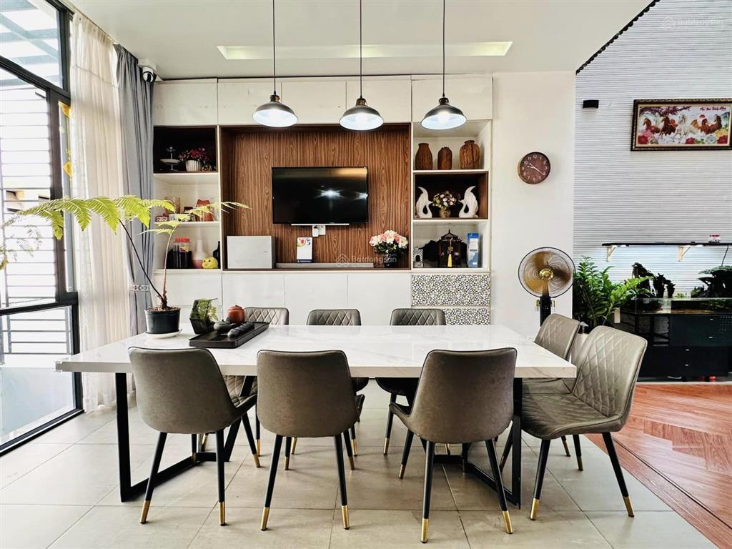 Bán nhà phố phú xá 120m2, mặt tiền khủng, ngõ ô tô thông, tặng nội thất tiền tỉ