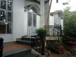 Bán đất có sẵn nhà, hồ bơi, mặt tiền đường nguyễn chí thanh