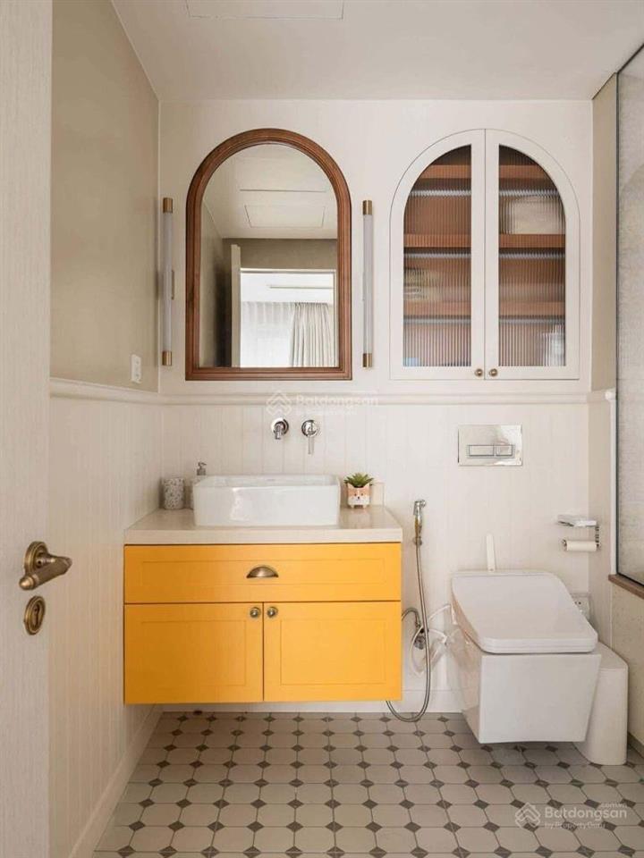 Bán căn hộ tòa hh2 dương đình nghệ, công viên cầu giấy, 102m2, 7.99 tỷ, 3 pn, 2vs, sổ đỏ, full nt.