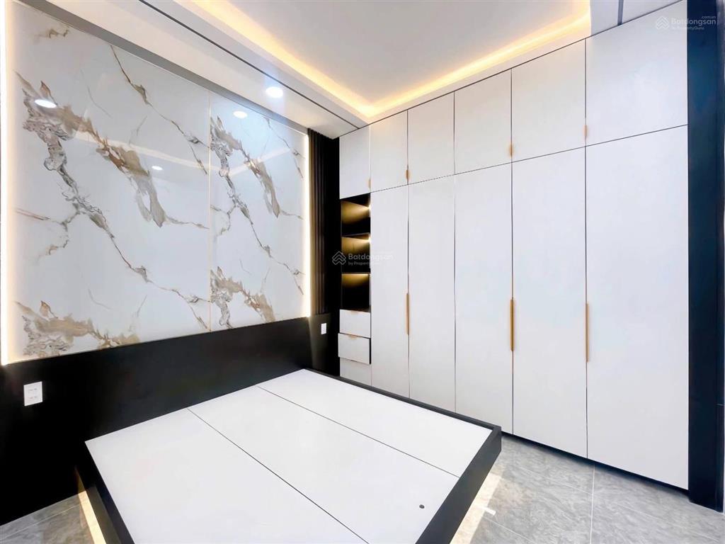 Bán nhà mới 1 trệt 1 lầu full nội thất đường xe hơi