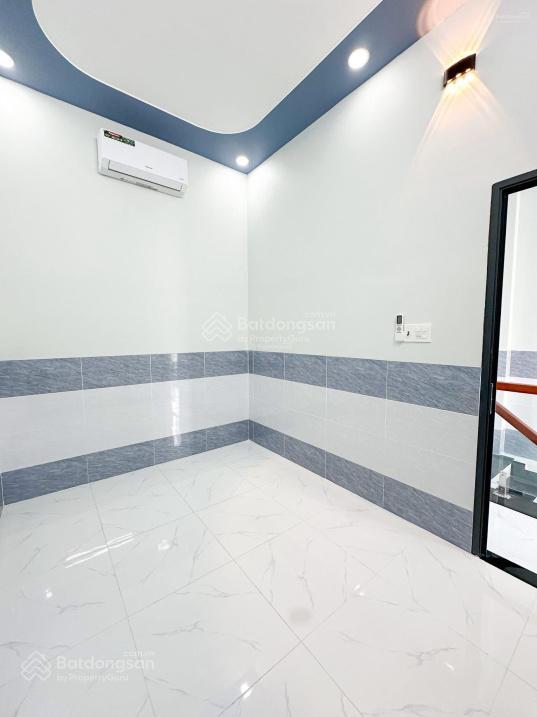 Chủ gửi bán nhà mới xây đường 18b , ngang 5m dài 20m giá 990tr gần chợ bình chánh