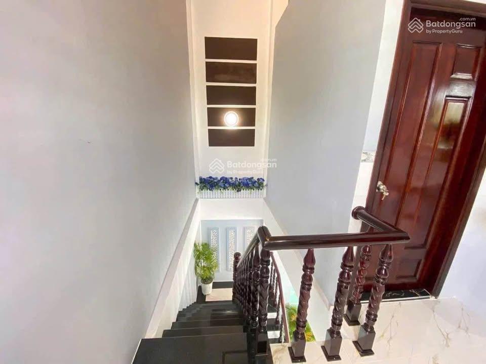 Thanh lý 990tr nhà có 3 phòng trọ thu nhập 15tr/tháng đối diện chợ bình điềnsát bên làng đại học