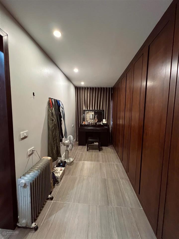 Lô góc 3 thoáng nhà mới phạm ngọc thạch 37 m2 6 tầng 15.6 tỷ
