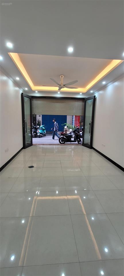 41/45 m2  26 tỷ câu giấy ! nhà mới phân lô ,thang máy ngõ ô tô kinh doanh