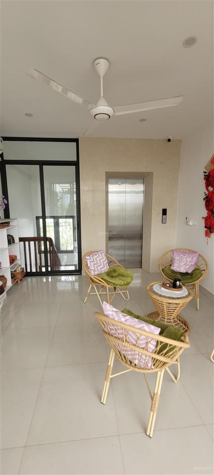 41/45 m2  26 tỷ câu giấy ! nhà mới phân lô ,thang máy ngõ ô tô kinh doanh