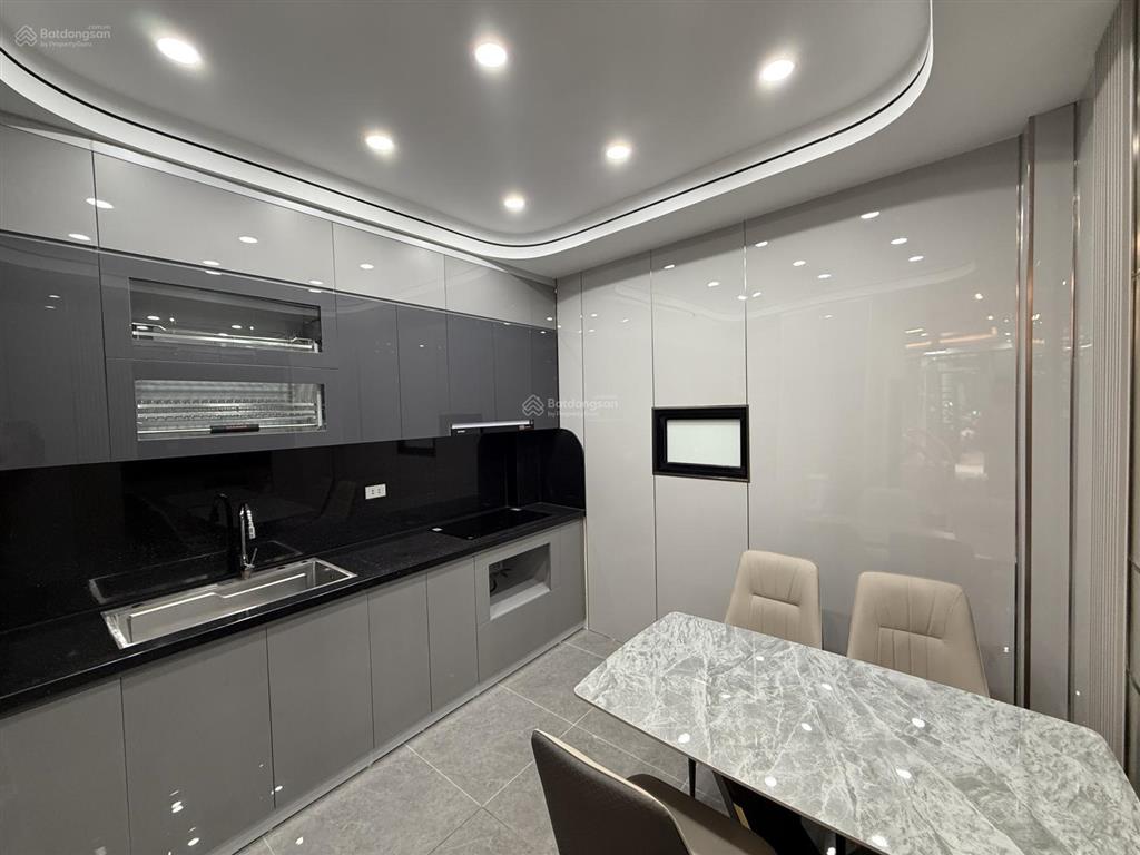 Nhà đẹp giá rẻ thanh xuân 38 m2  11 tỷ full nội thất xịn đẹp hai thoáng trước sau 5 tầng 8 phòng