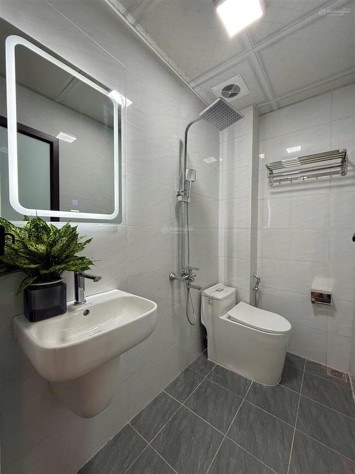 8.95 tỷ  34/ 36 m2 nhà mới 4 tầng thiết kế đẹp giá tốt khu vực tôn thất tùng ( đống đa )