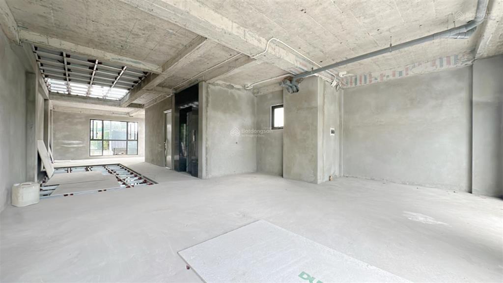 117/125 m2  mặt tiền 7,4 m  tòa nhà văn phòng mặt phố vũ hữu , 7 tầng mới hoàn thiện .