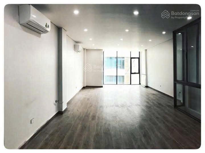 56m2 mặt tiền 4,6 m  nhà phố tam khương vỉa hè kinh doanh 7 tầng thang máy vị trí cực đẹp .