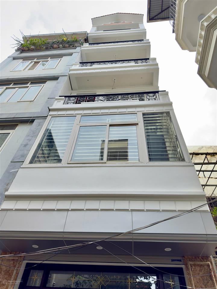 Lô góc 3 thoáng nhà mới ở ngay 15 m ra chợ / 56 m2  6 tầng thang máy  mt 4.1  17,5 tỷ