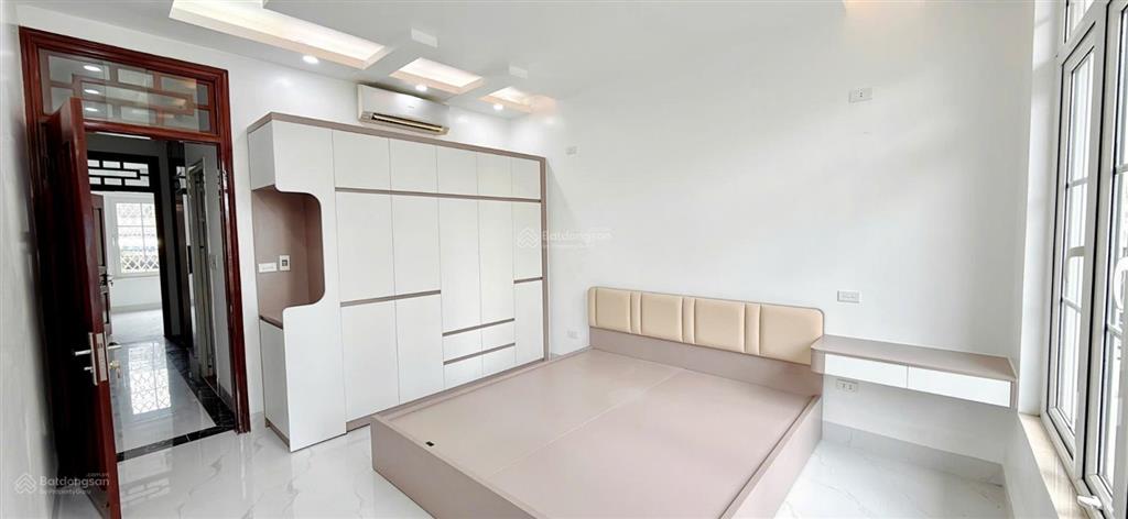 Lô góc 3 thoáng nhà mới ở ngay 15 m ra chợ / 56 m2  6 tầng thang máy  mt 4.1  17,5 tỷ