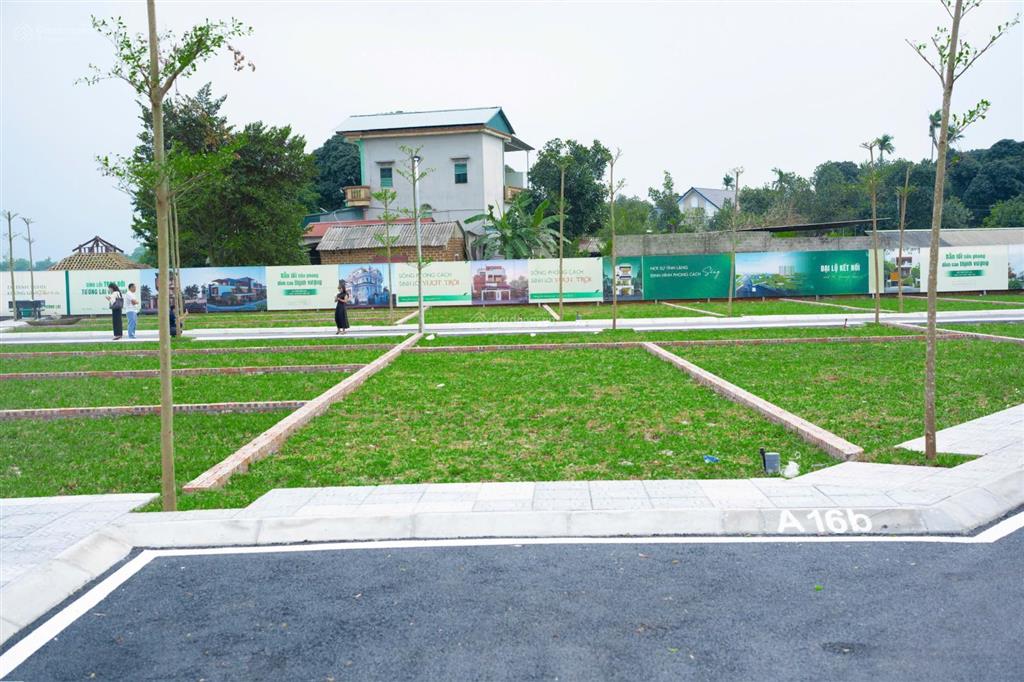 Cần bán gấp 100m² full thổ cư, tại hòa lạc, giá chưa tới 2 tỷ