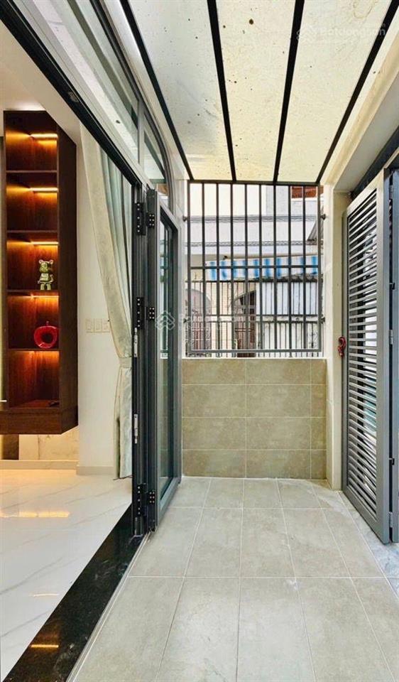Full nội thất ở ngay  góc 2mt hẻm thống nhất gv  2 tầng  36m2  3,87tỷ (tl)