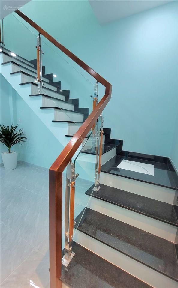 Nhà đẹp ở ngay  tặng nội thất cơ bản  hxh đỗ cửa  2 tầng btct đường ht13 q.12  3,24tỷ (tl)