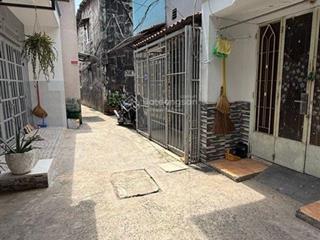 Nhà trống ở ngay  thống nhất gv  2 tầng  24m2  2,85tỷ (tl)