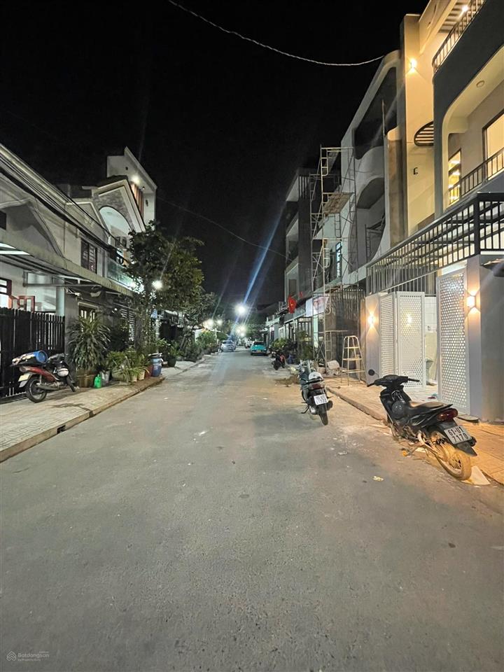 Bán nhà hxh 10m đường nguyễn thi minh khai  dĩ an, gần chiêu liêu, đất 65m, 2t, 3pn, 3.2 tỷ