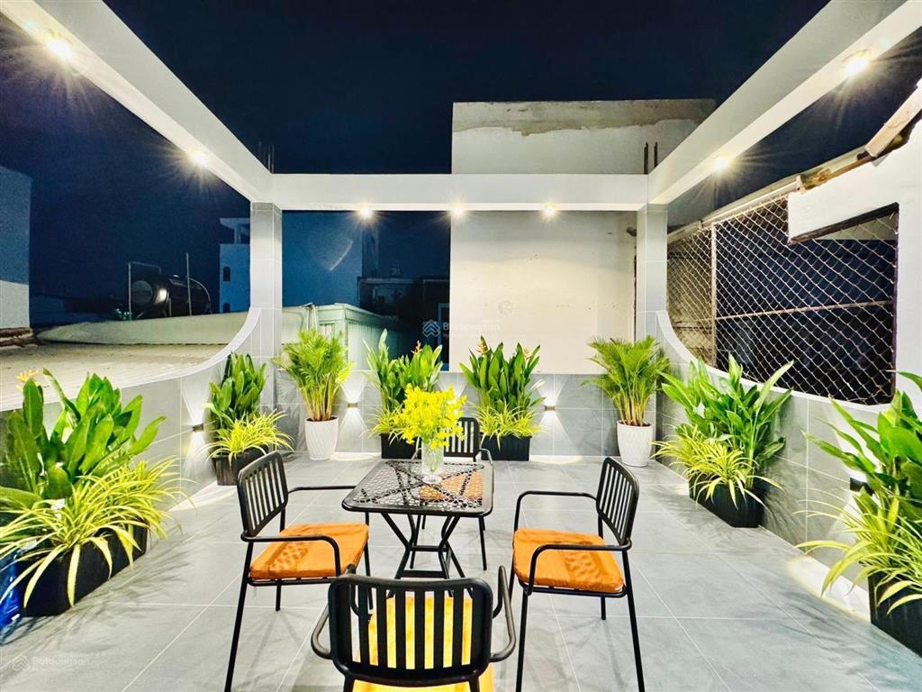 Chính chủ cần bán, đường trần quang diệu, p13, q3, dt 64,7m2, cho thuê 26tr, sổ riêng