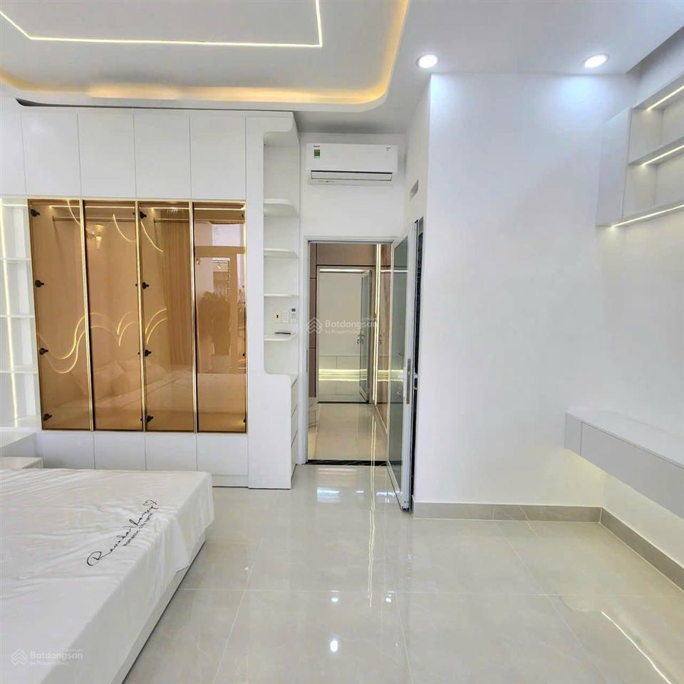 Nhà đẹp sẵn nội thất, hoàng hoa thám, p12, bình thạnh, dt 67,5m2,giá 3tỷ200 cho thuê 25tr, sổ riêng