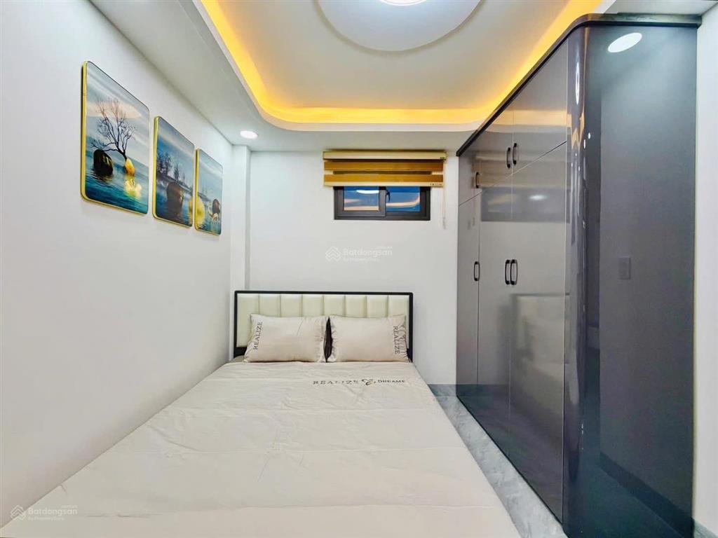 Giá tốt hơn thị trường,đ.phan xích long,.p1,phú nhuận,dt 67,5,giá 3ty650tr, cho thuê 25tr, sổ riêng