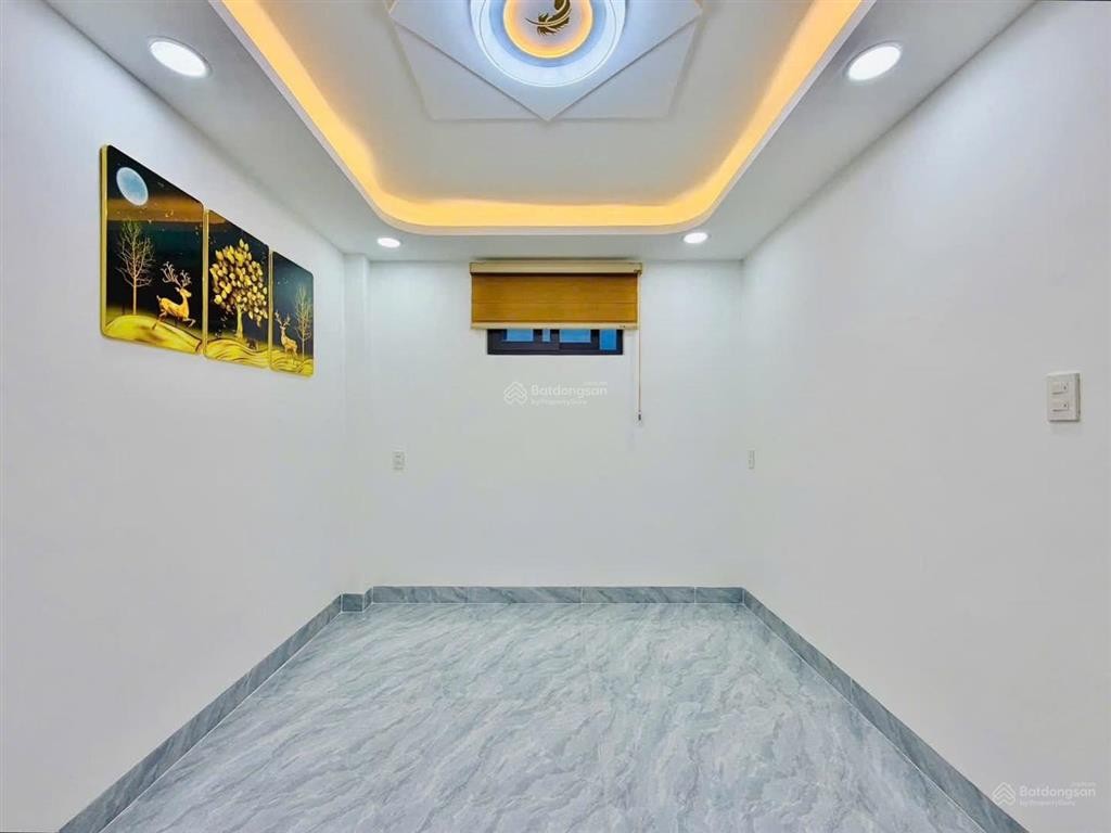 Giá tốt hơn thị trường,đ.phan xích long,.p1,phú nhuận,dt 67,5,giá 3ty650tr, cho thuê 25tr, sổ riêng