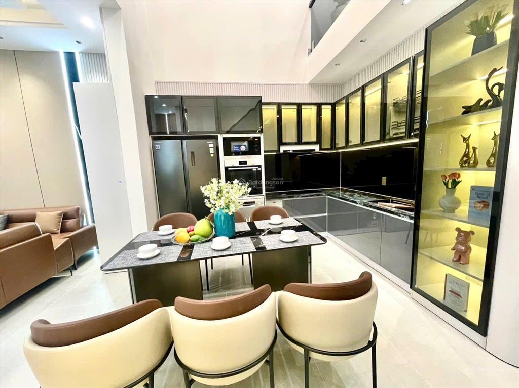 Chốt nhanh hôm nay, đ phan đăng lưu,p3,phú nhuận, dt 82,5m2, giá 4ty360tr, cho thuê 28tr,sổ riêng