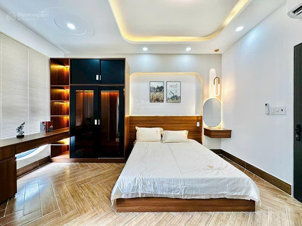 Nhà đẹp giá quá hời, đ. nguyễn tri phường, p9, q5, dt 66,3m2, giá 3tỷ380tr, sổ riêng.