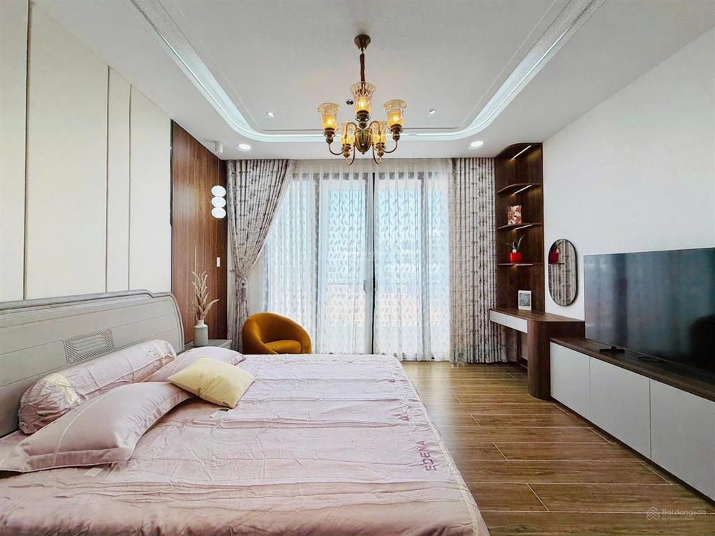 Chủ đi nước ngoài,nguyễn đỗ cung,p.tây thạnh,tân phú,dt90,1m2,giá 5tỷ300tr,cho thuê 32tr,sổ riêng.