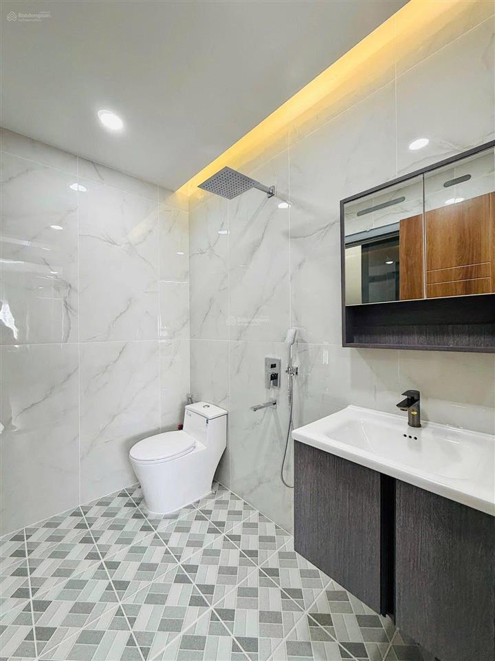 Chủ đi nước ngoài,nguyễn đỗ cung,p.tây thạnh,tân phú,dt90,1m2,giá 5tỷ300tr,cho thuê 32tr,sổ riêng.