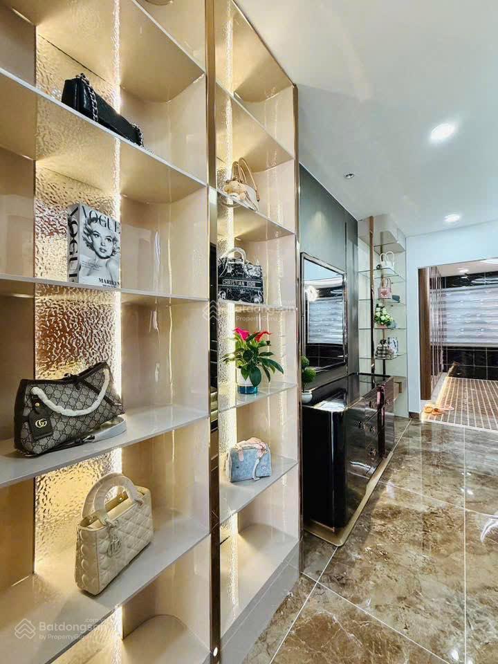 Chủ đi nước ngoài,nguyễn đỗ cung,p.tây thạnh,tân phú,dt90,1m2,giá 5tỷ300tr,cho thuê 32tr,sổ riêng.