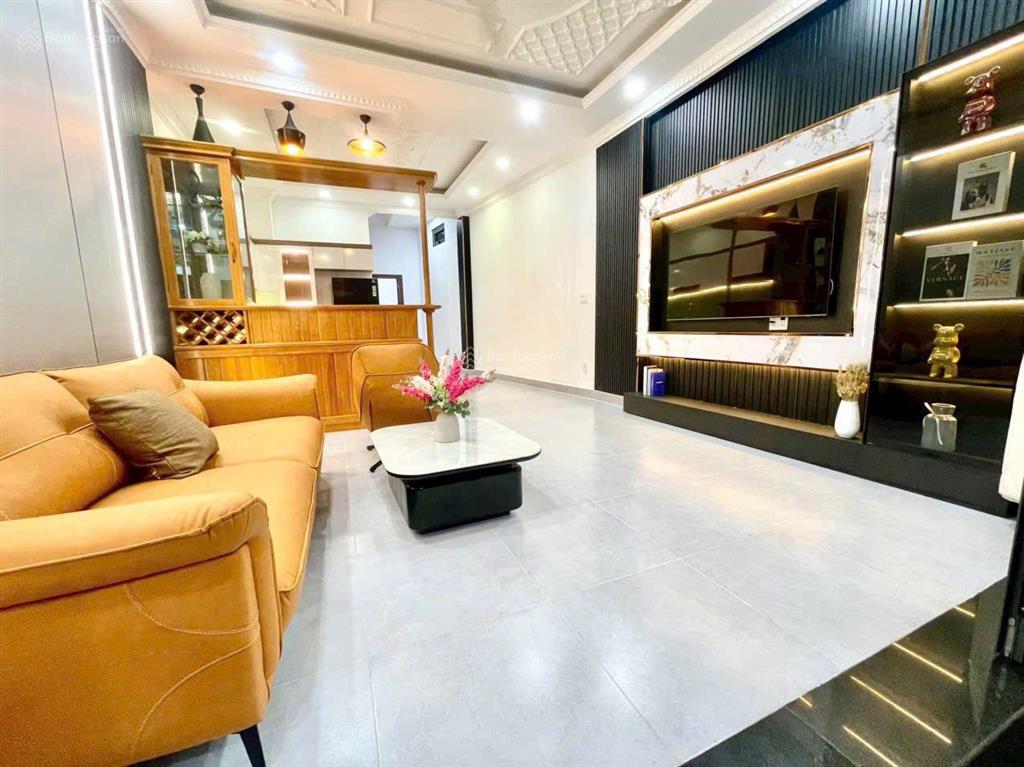 Vị trí đẹp dòng tiền mạnh,đ quốc hương,p thảo điền, q2, dt 90m2,giá 4tỷ800tr,cho thuê 29tr,sổ riêng