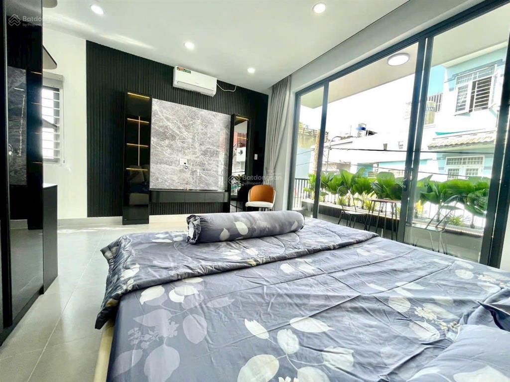 Vị trí đẹp dòng tiền mạnh,đ quốc hương,p thảo điền, q2, dt 90m2,giá 4tỷ800tr,cho thuê 29tr,sổ riêng