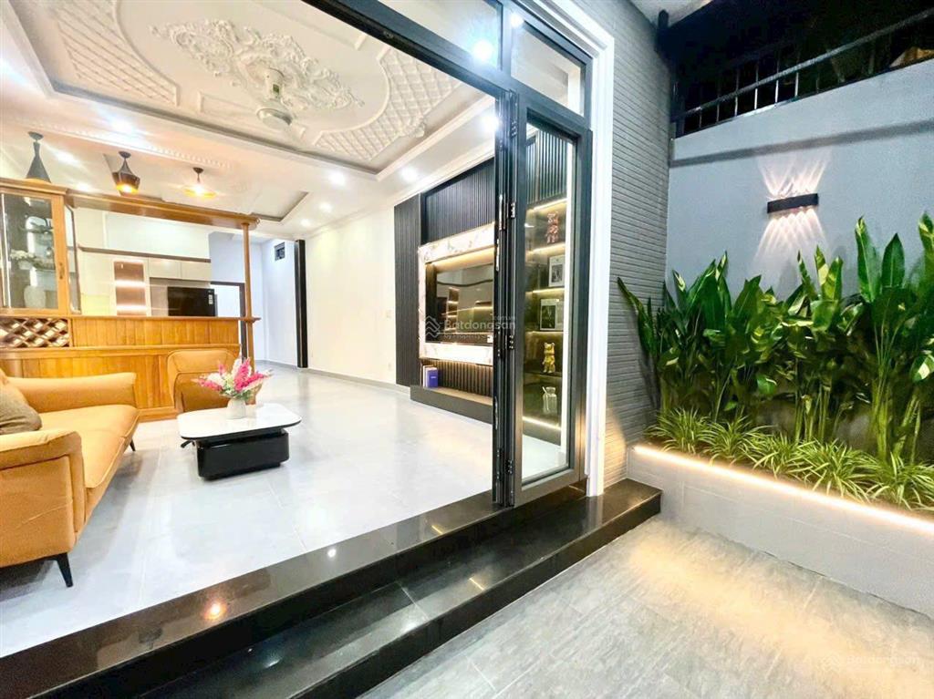 Vị trí đẹp dòng tiền mạnh,đ quốc hương,p thảo điền, q2, dt 90m2,giá 4tỷ800tr,cho thuê 29tr,sổ riêng