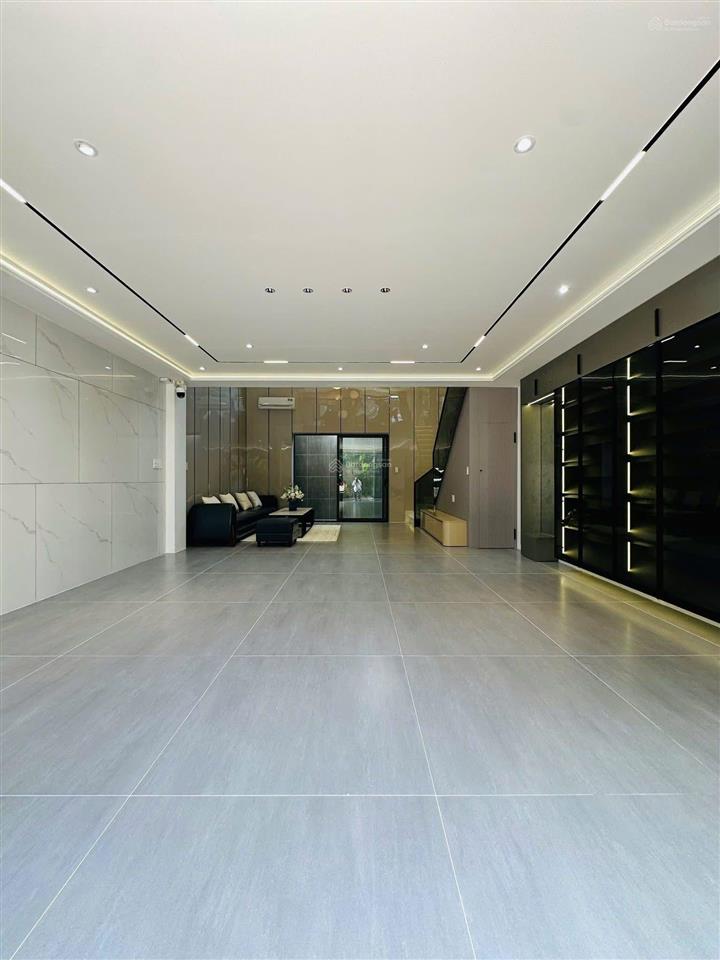 Bán nhà hẻm xe hơi 8m, đoàn văn bơ, p14, q4, dt 71,5m2, giá 3tỷ900tr, cho thuê 27tr, sổ riêng.