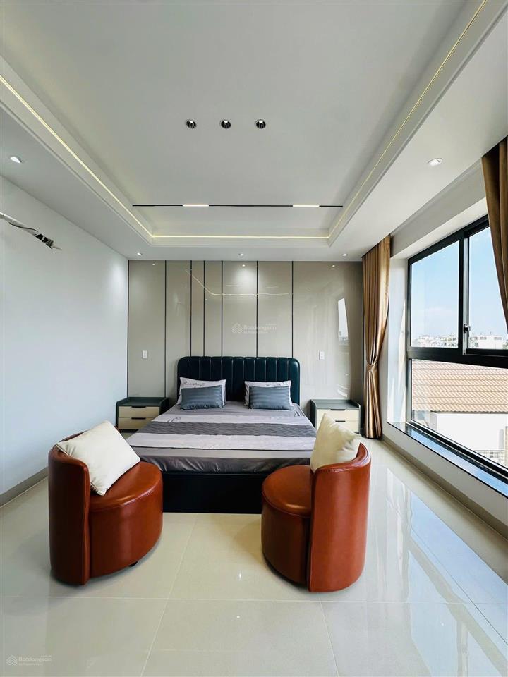 Bán nhà hẻm xe hơi 8m, đoàn văn bơ, p14, q4, dt 71,5m2, giá 3tỷ900tr, cho thuê 27tr, sổ riêng.