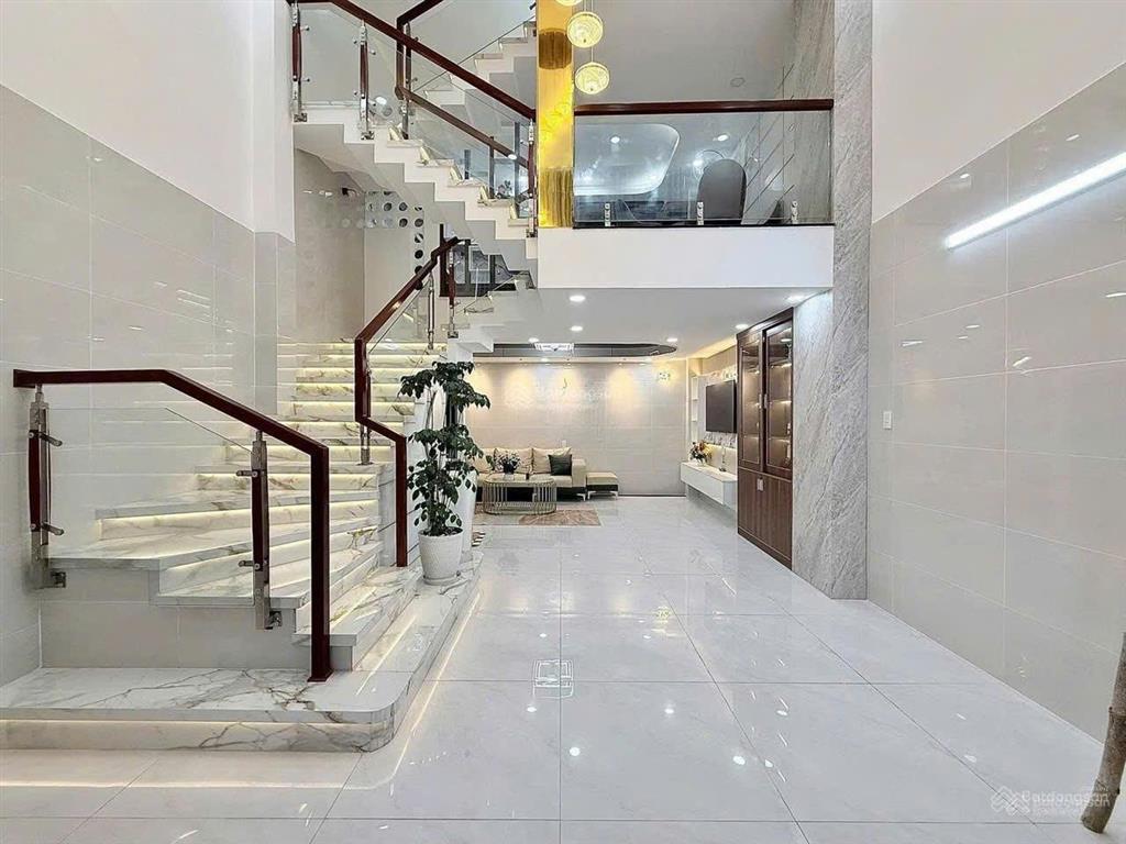 Nhà bán gấp giá ngộp tại lý thường kiệt, p7, tân bình, dt 85,3m2, cho thuê 26tr, sổ riêng