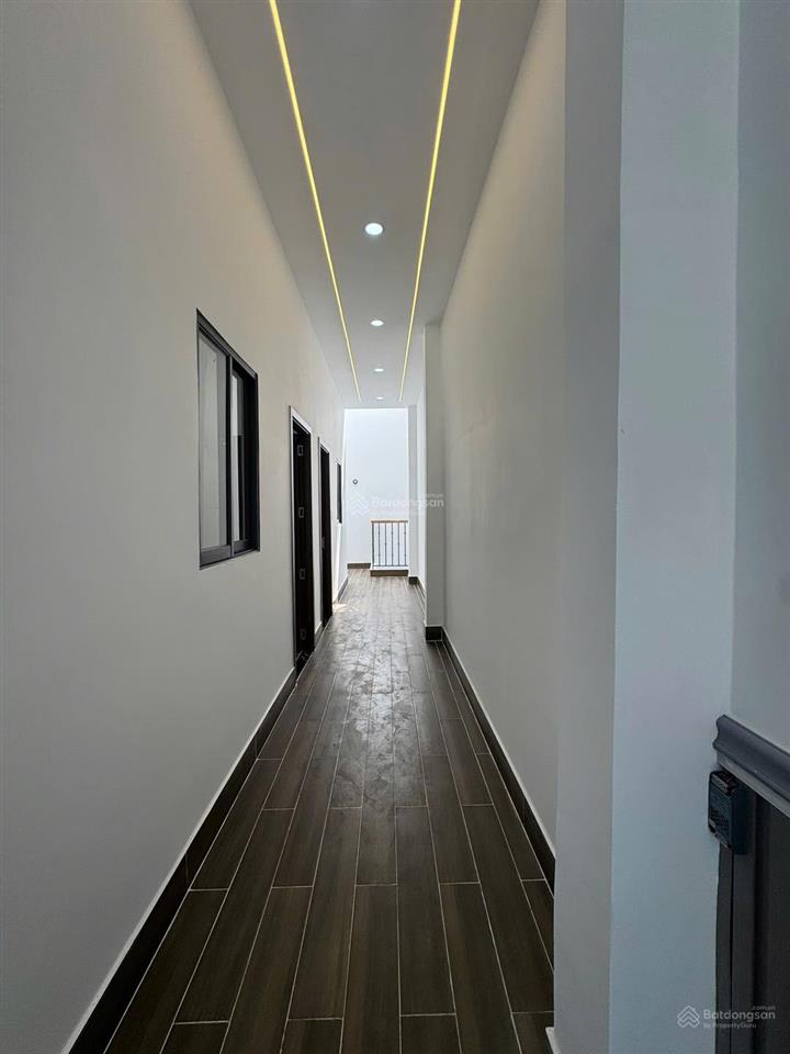 Nhà góc hiếm trần não, p bình an, q2, dt 100m2, giá 4tỷ300tr, cho thuê 32tr, sổ riêng