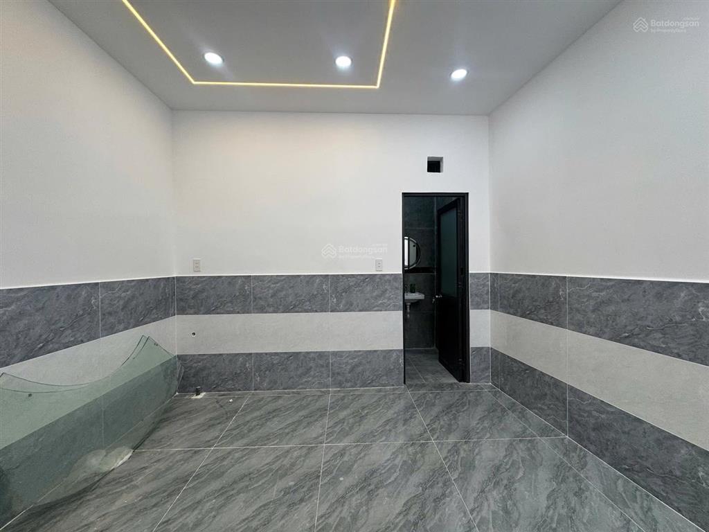 Nhà góc hiếm trần não, p bình an, q2, dt 100m2, giá 4tỷ300tr, cho thuê 32tr, sổ riêng