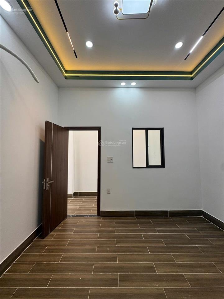 Nhà góc hiếm trần não, p bình an, q2, dt 100m2, giá 4tỷ300tr, cho thuê 32tr, sổ riêng