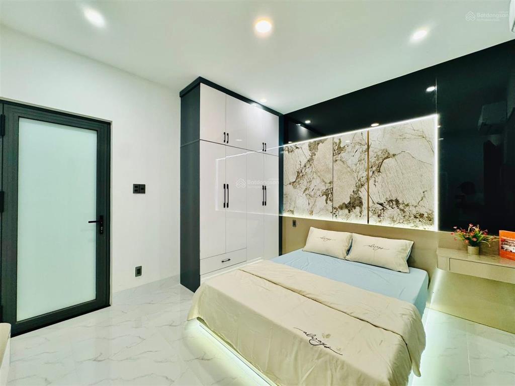 Nhà đẹp khu vực q10, đường cao thắng, p12, dt 72m2, giá 3tỷ780tr,cho thuê 27tr/tháng,sổ hồng riêng.